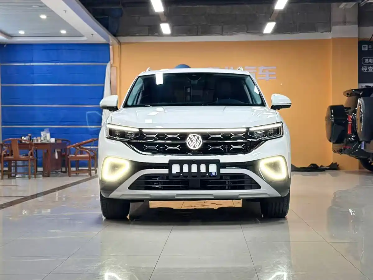 Volkswagen Tayron 2024 300TSI 2WD Luxury Plus Advanced фото 3