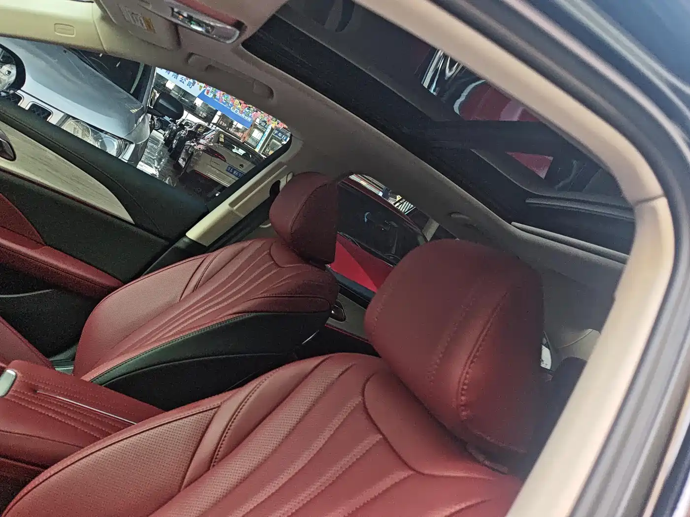 Hongqi H5 2025 2.0T Automatic Flag Celebration 500,000 Units Anniversary Edition фото 14