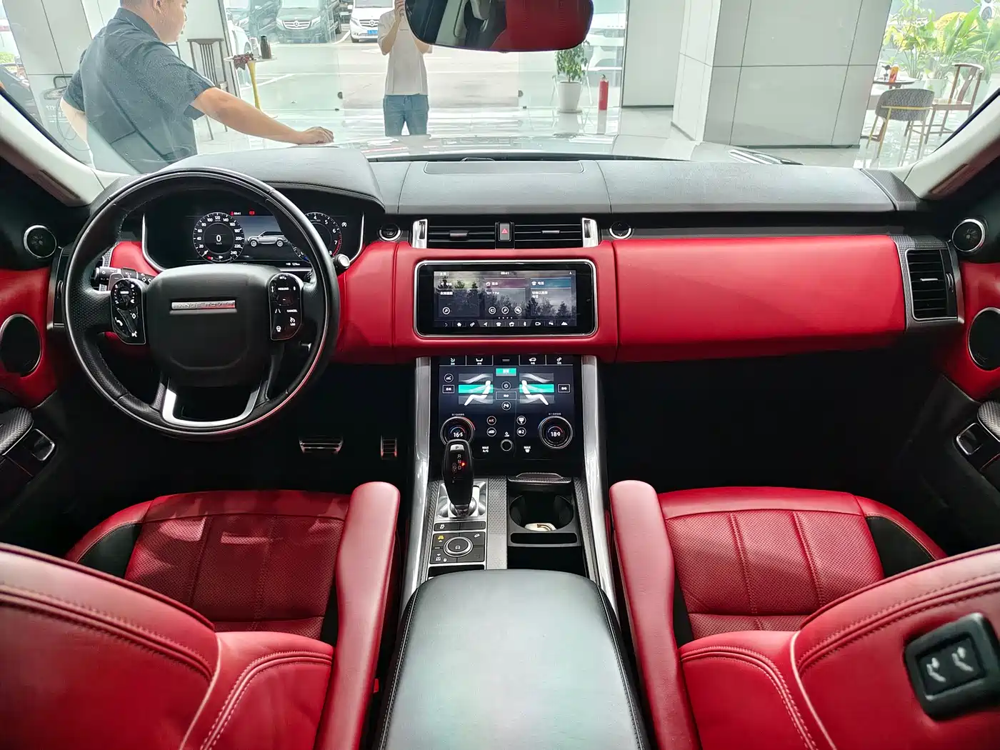 Land Rover Range Rover Sport 2022 3.0 L6 Gloss Black Edition фото 13