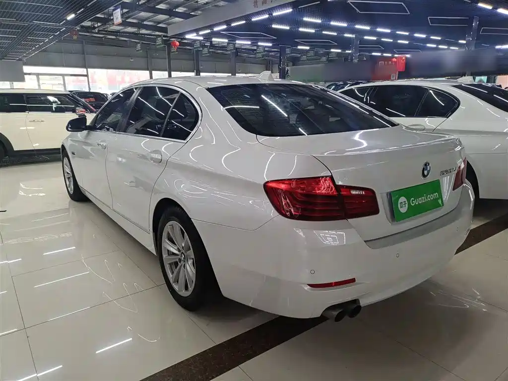 BMW 5 Series 2017 520Li Classic Edition фото 5