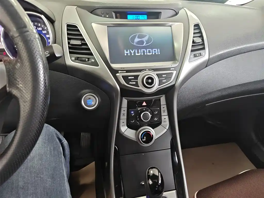 Hyundai Langdong 2015 1.6L Auto Premium фото 13