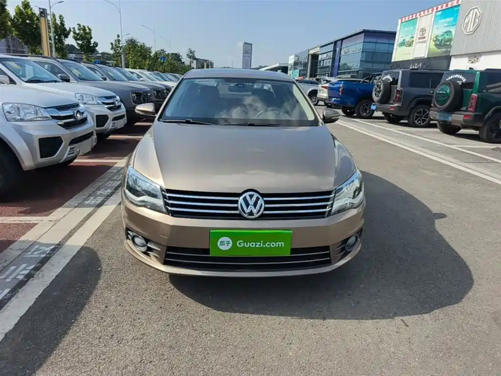 Volkswagen Bora 2014 1.6L Automatic Luxury Edition фото 3