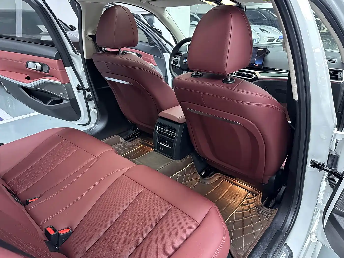 BMW 3 Series 2023 325Li M Sport Black Night Package фото 13