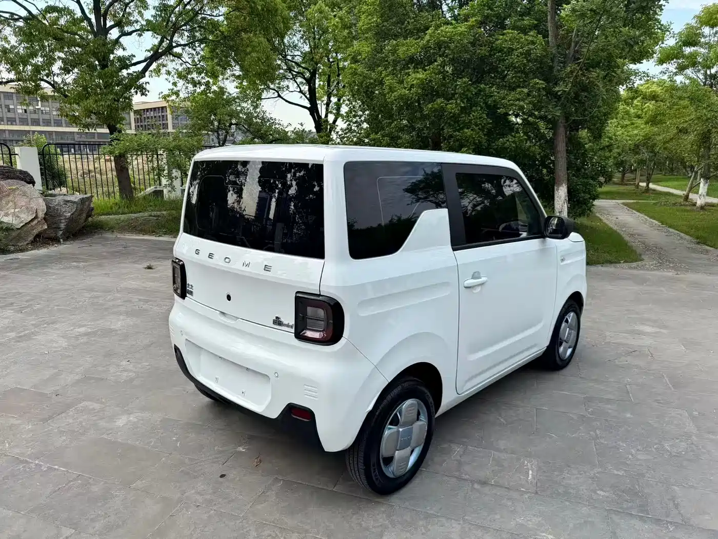 Geely Galaxy Panda 2023 Panda Mini New Year Edition - Treasure Bear фото 4