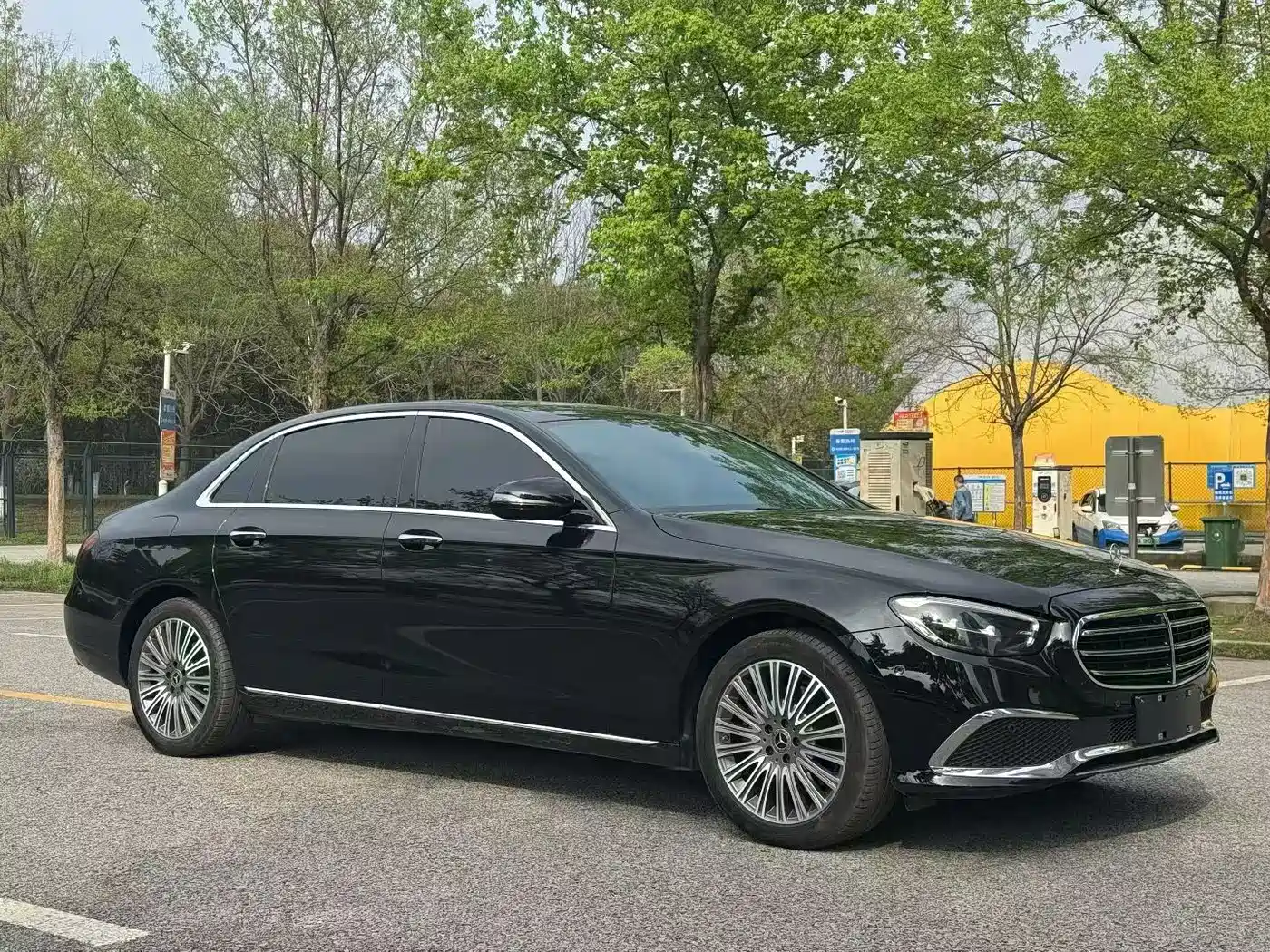 Mercedes-Benz E-Class 2021 E 300 L Luxury фото 3