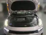 Фото 3 - Lynk & Co 06