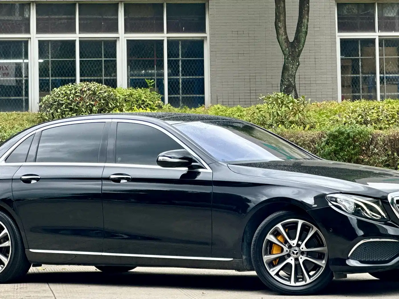 Mercedes-Benz E-Class 2017 E 300 L Luxury фото 3