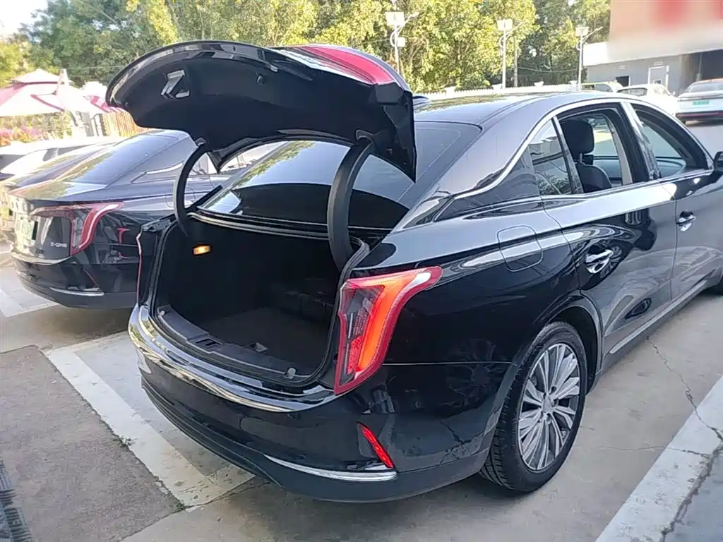 Hongqi E-QM5 2023 620km PLUS фото 18