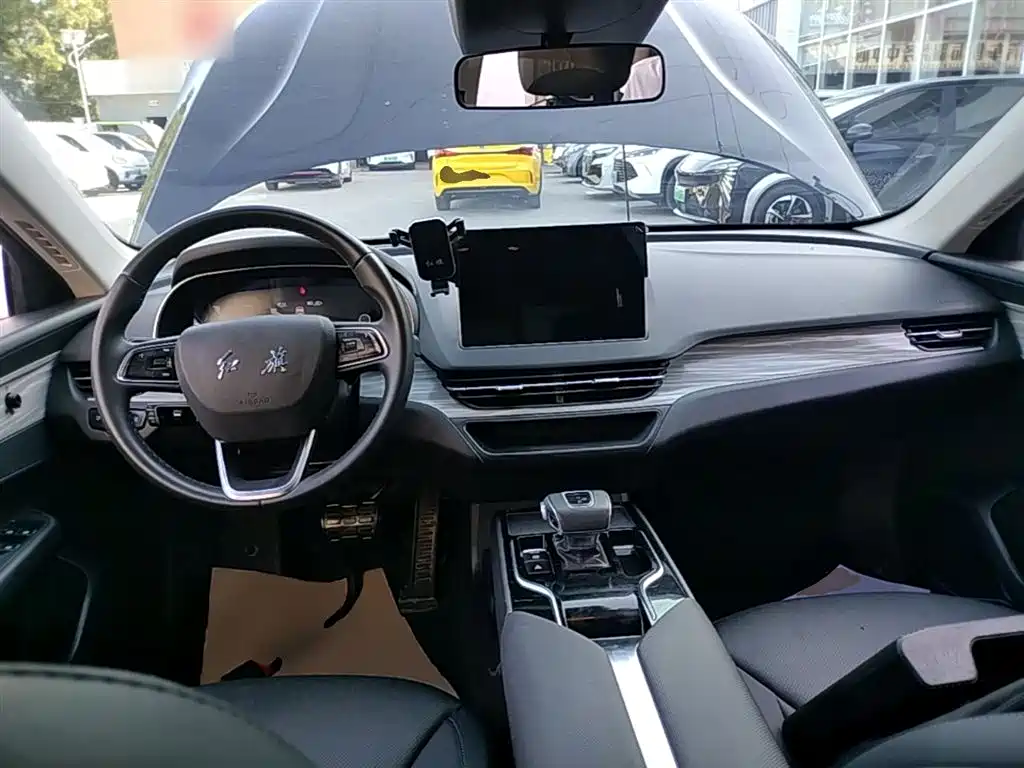 Hongqi E-QM5 2023 620km PLUS фото 9