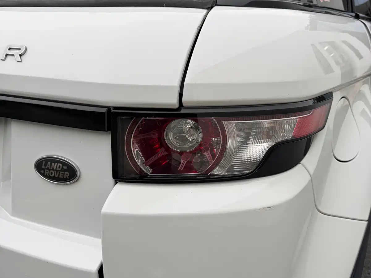 Land Rover Range Rover Evoque (Import) 2015 2.0T 5-door Dynamic Edition фото 18