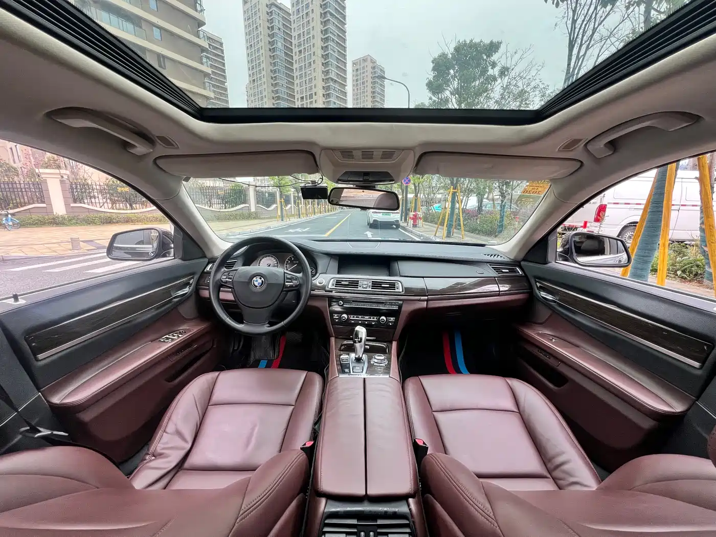 BMW 7 Series 2011 730Li Elegance фото 11