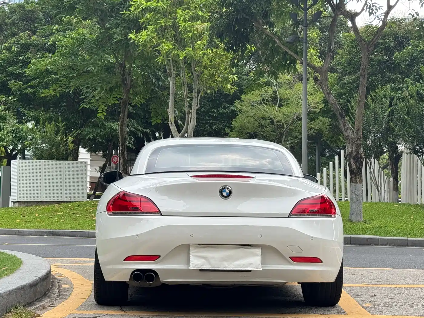 BMW Z4 2011 sDrive23i Flame Limited Edition фото 14