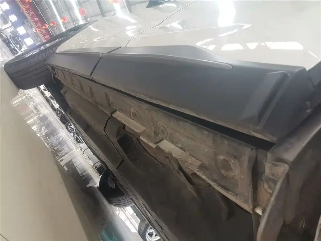 Toyota Wildlander 2023 2.0L CVT FWD LE фото 22