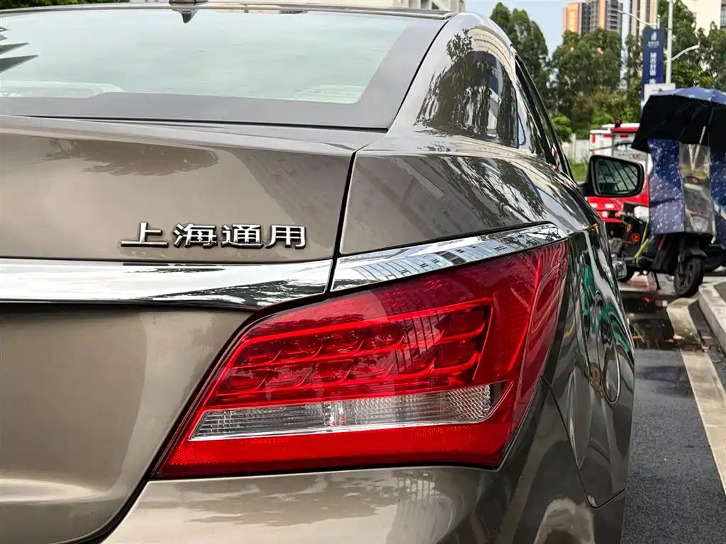Фото 26 - Buick LaCrosse