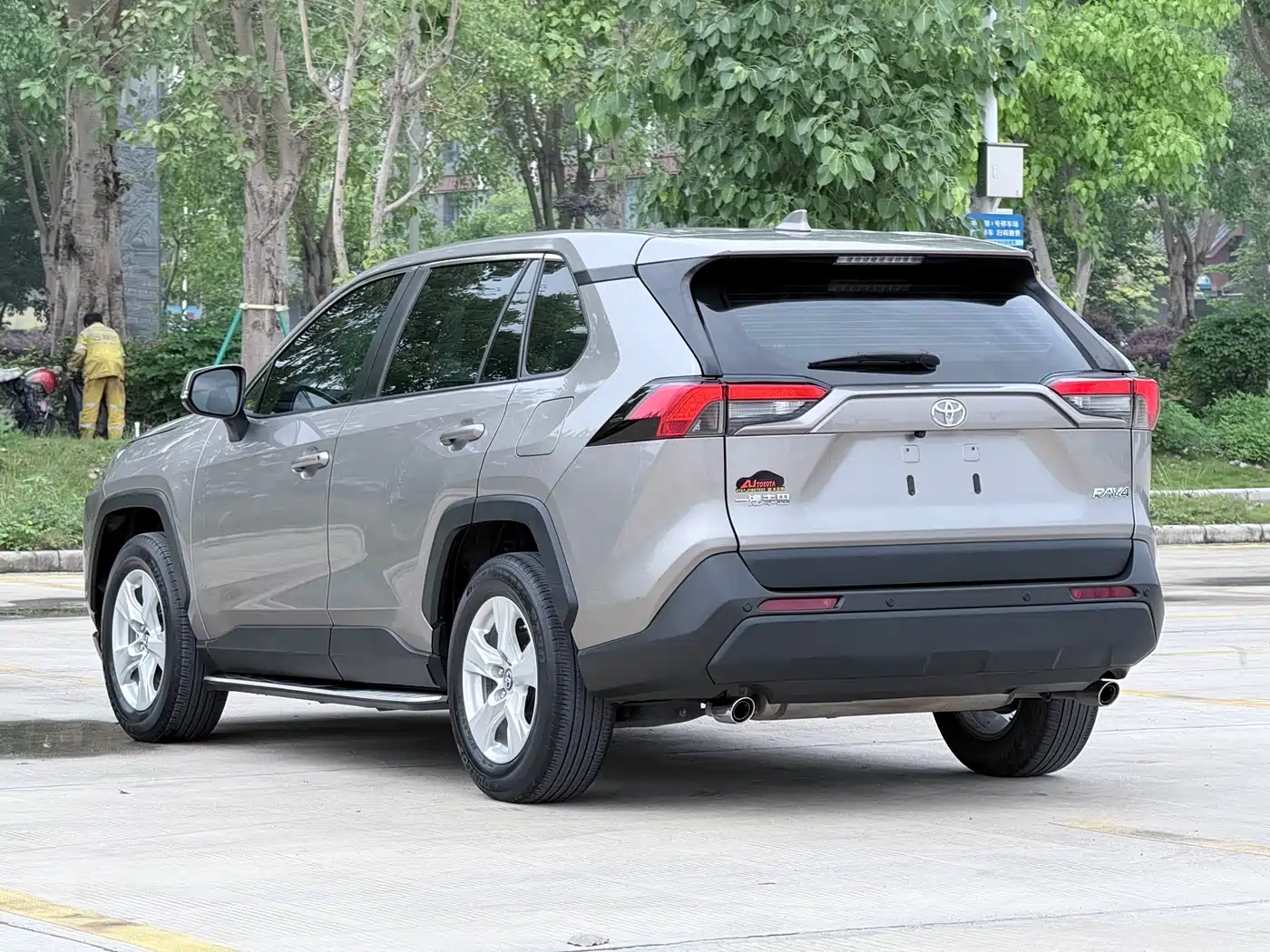 Toyota RAV4 Rongfang 2022 2.0L CVT 2WD Urban Edition фото 6