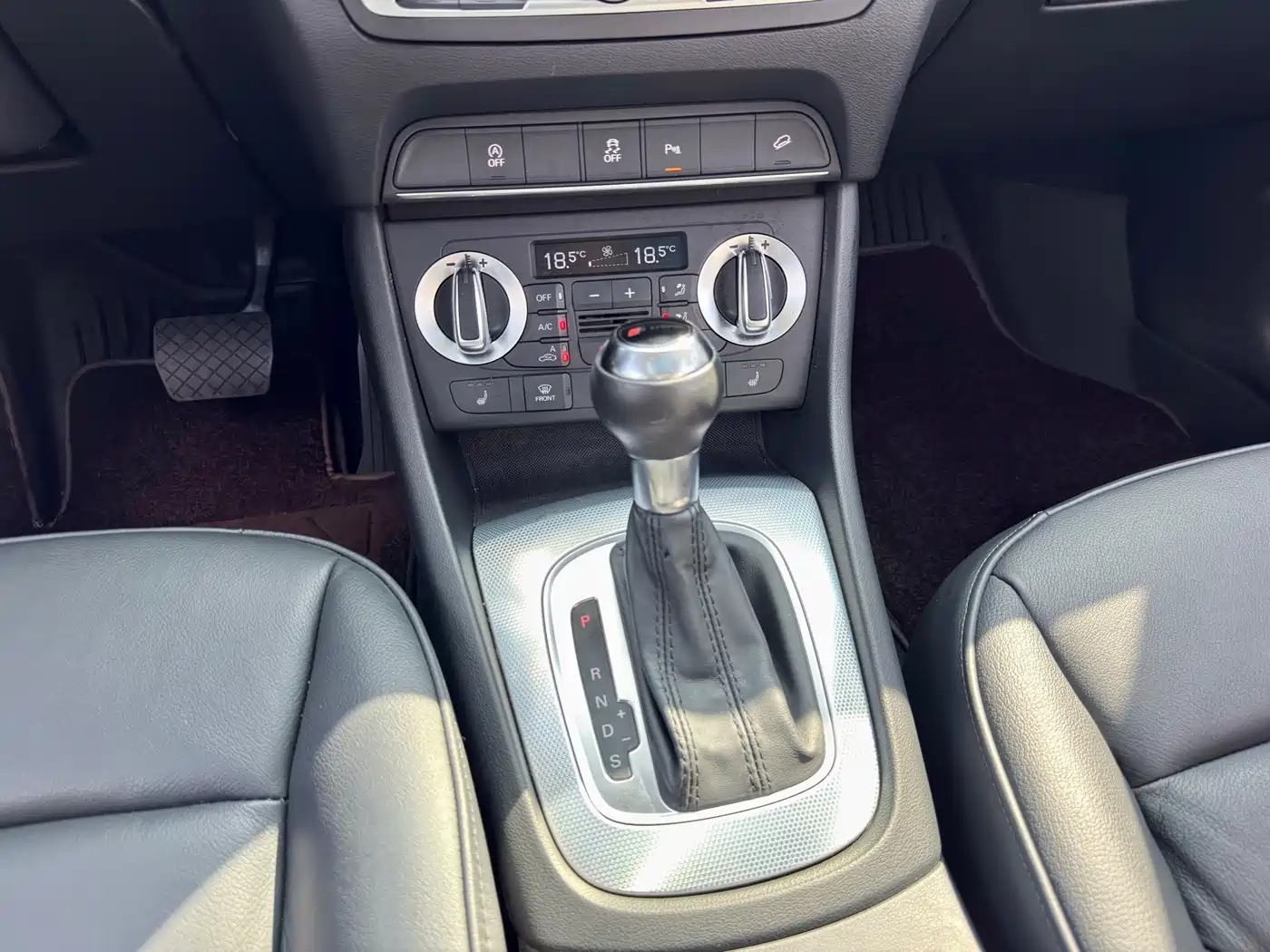 Audi Q3 2015 35 TFSI quattro Technology фото 13