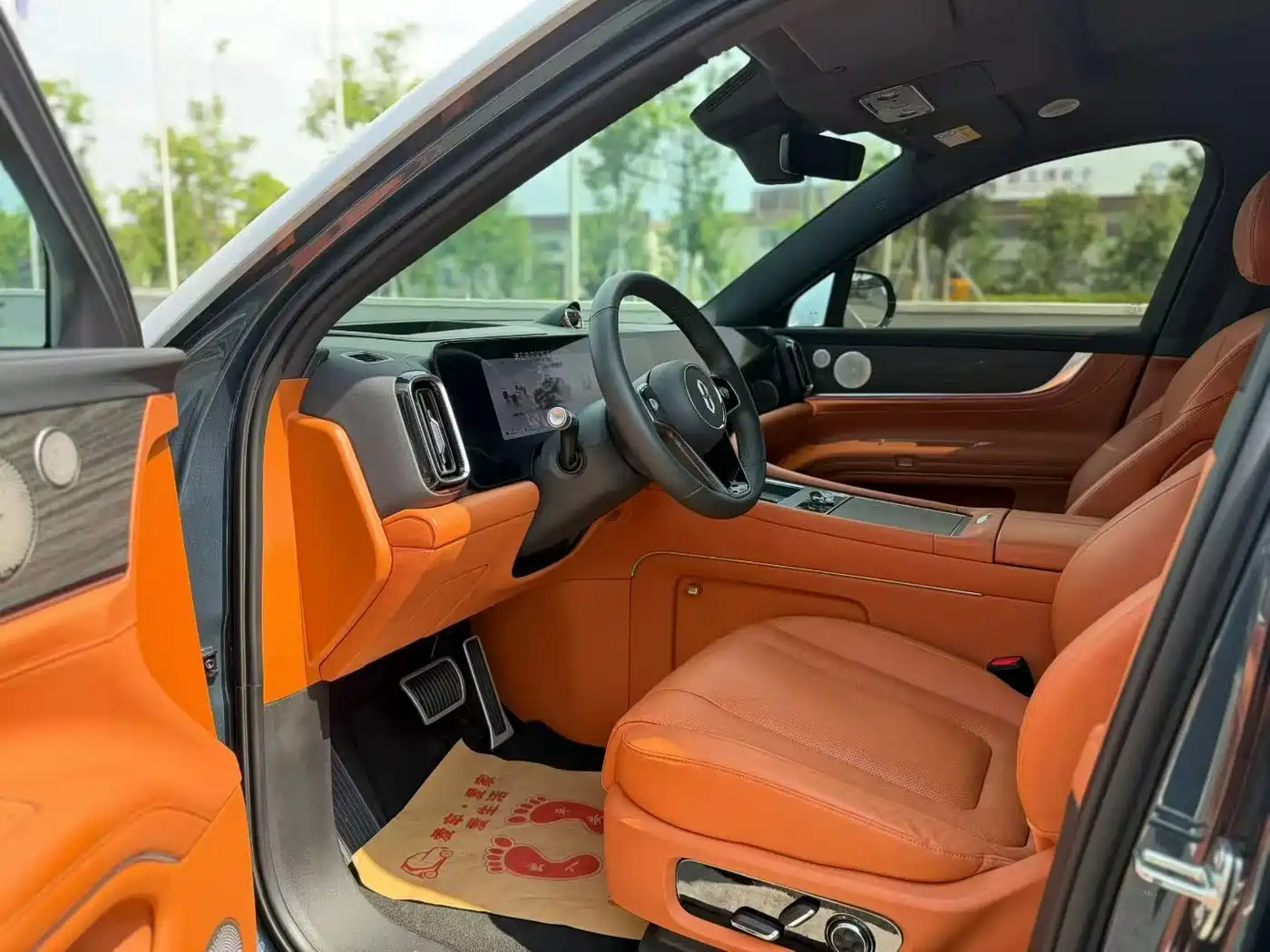 AITO Wenjie AITO M9 2024 Extended Range Ultra 42kWh 6-Seater фото 4