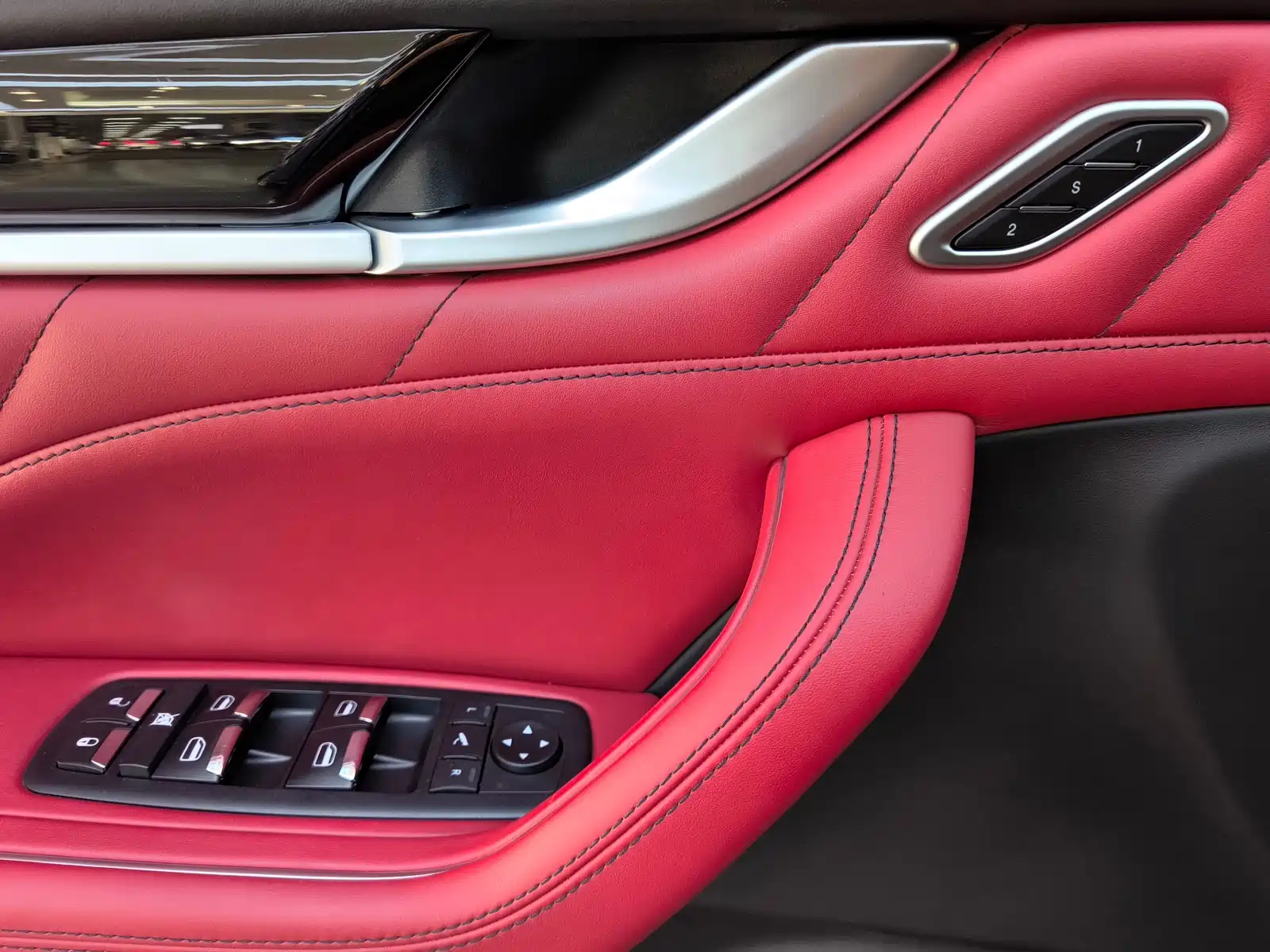 Photo 22 - Maserati Levante