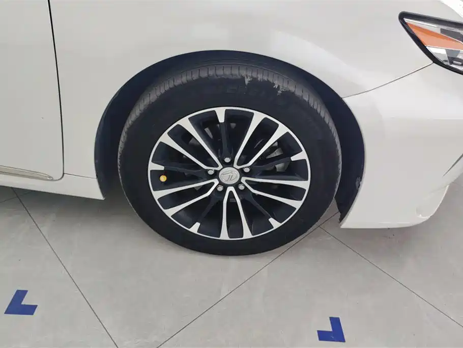 Lexus ES 2016 200 Midnight Special Limited Edition фото 6