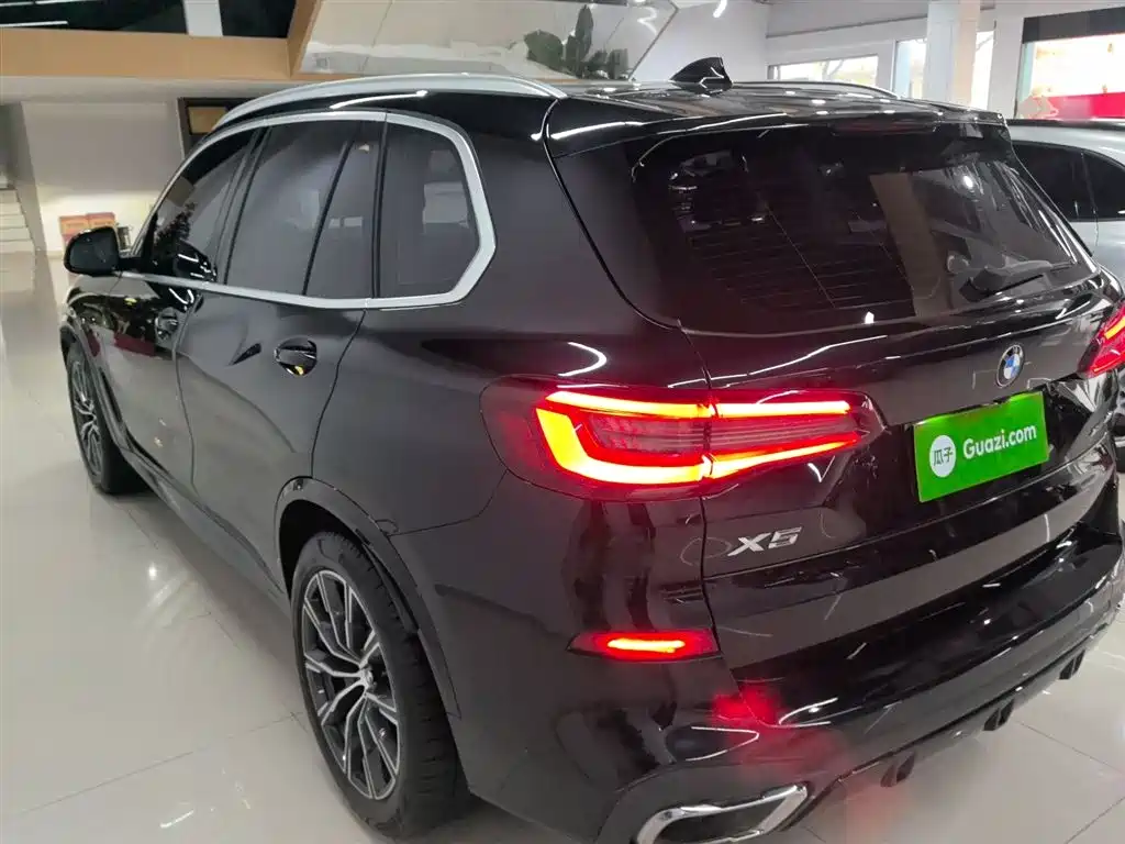 BMW X5 (Import) 2021 xDrive40i M Sport Package фото 5
