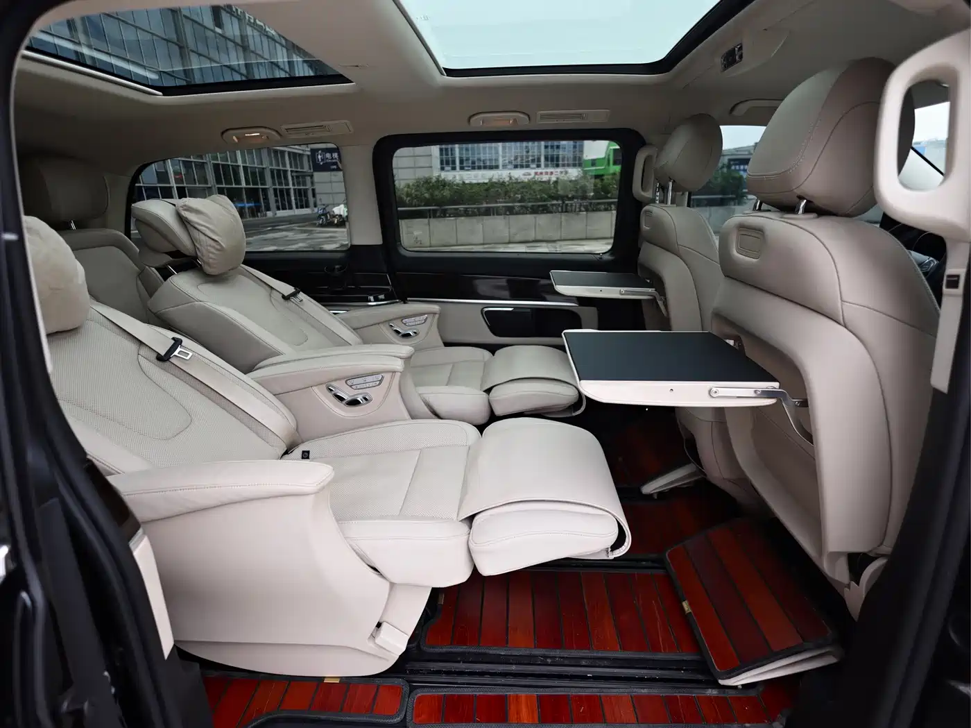 Фото 13 - Mercedes-Benz V-Class