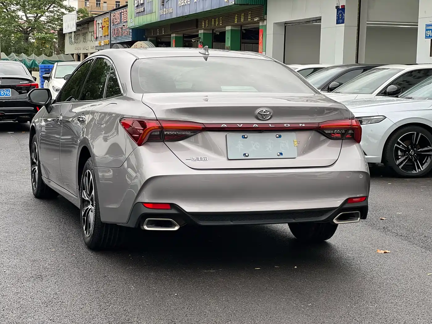 Toyota Avalon 2023 2.0L Luxury Edition фото 7