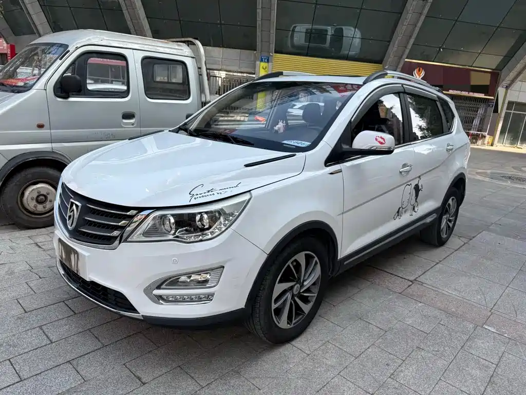 Baojun 560 2016 2016 1.5T Manual Luxury