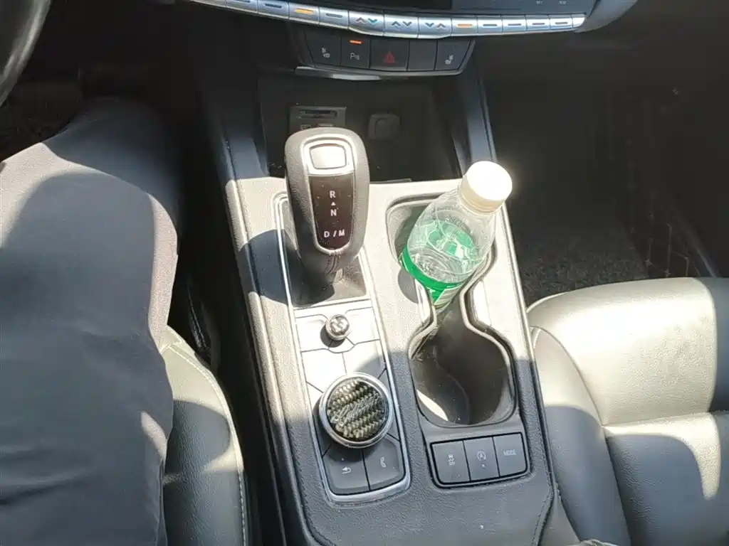 Cadillac XT4 2018 28T FWD Leading Edition фото 14