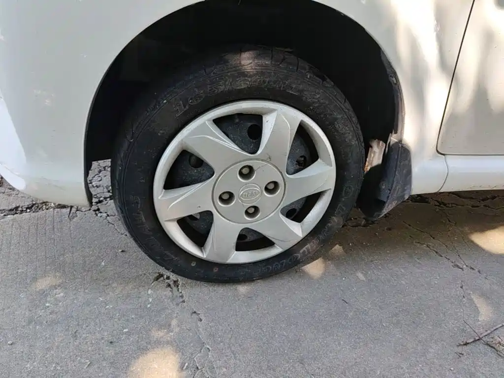 Фото 23 - BYD e2