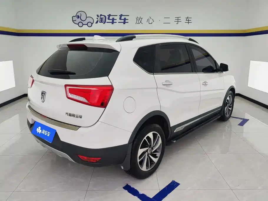 Baojun 560 2015 2015 1.8L Manual Luxury