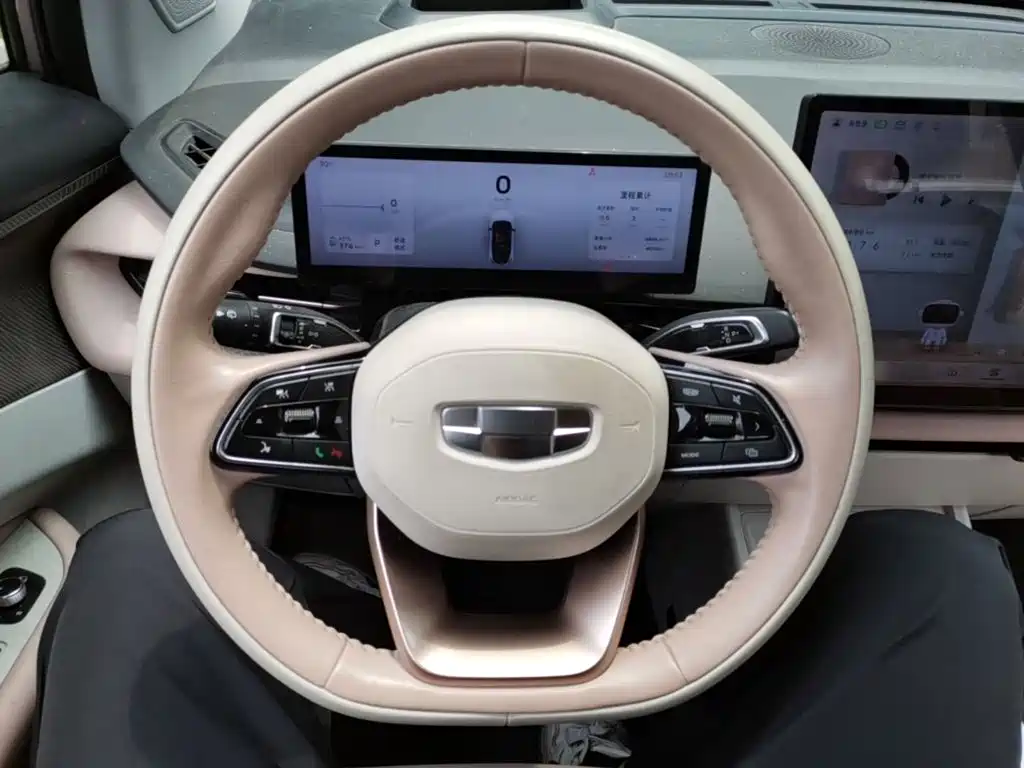 Geely Geometry M6 2023 2022 580 New Fun Edition