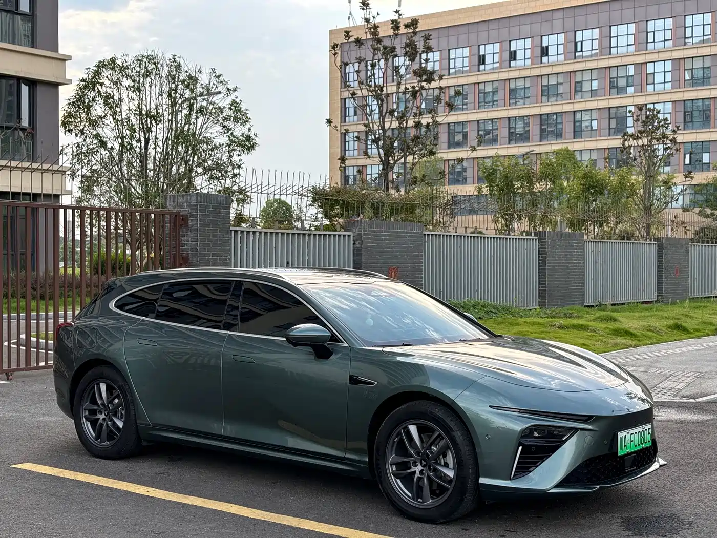 Nezha Auto Nezha S Shooting Brake 2024 2024 Model Range Extender 300 Standard