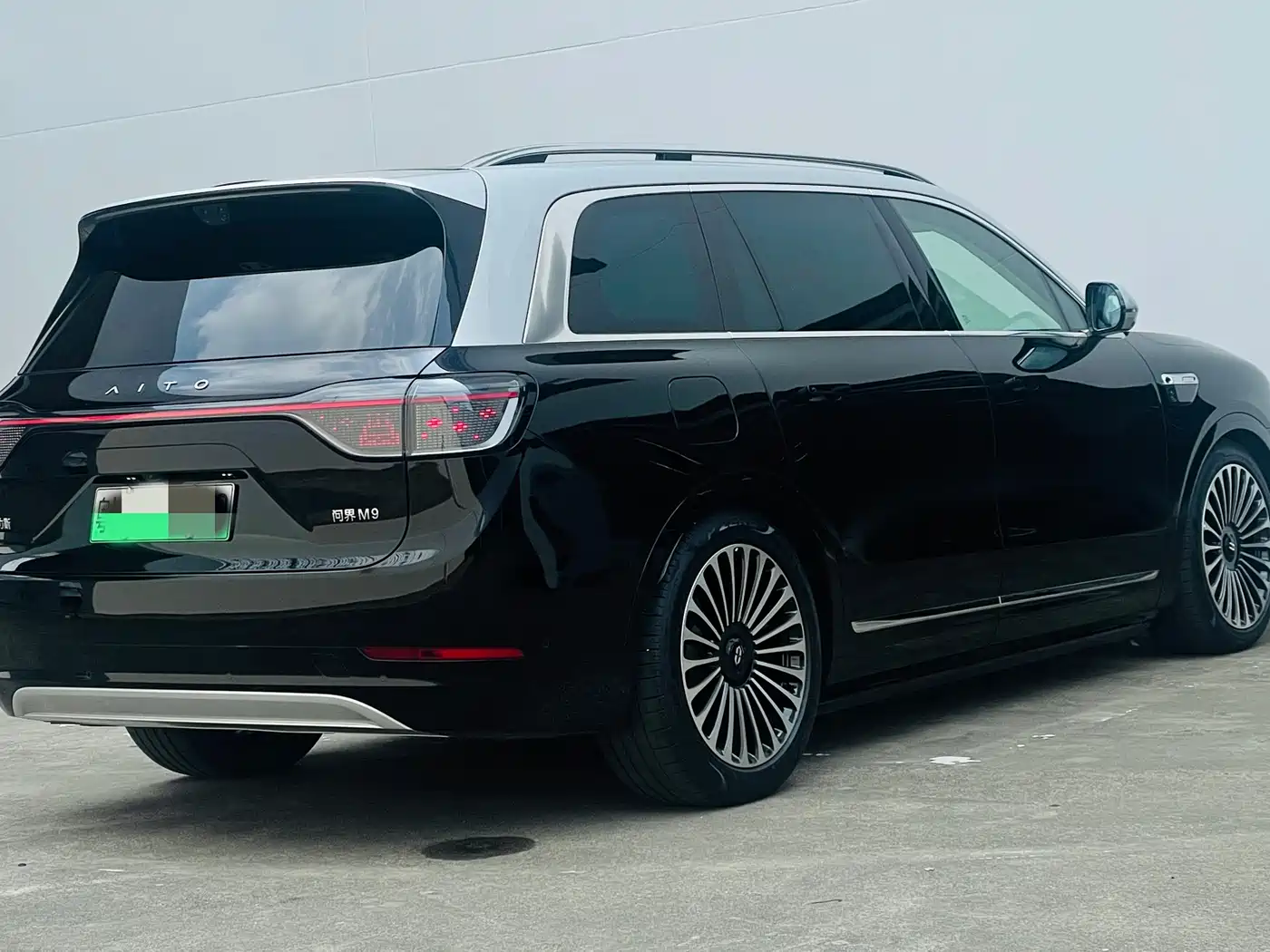 AITO Wenjie AITO M9 2025 Extended Range Ultra 52kWh 6-Seater фото 15
