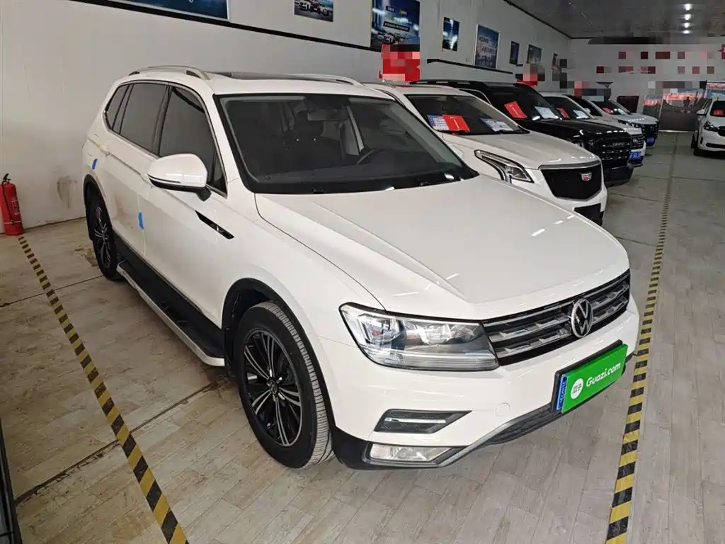 VOLKSWAGEN TIGUAN L