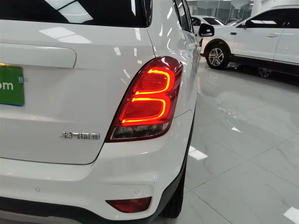 Chevrolet Trax 2018 330T Automatic 2WD Luxury фото 8