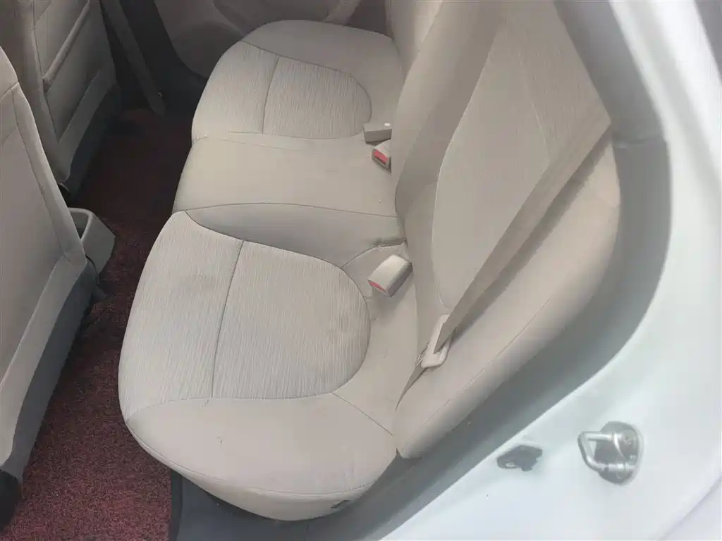 Hyundai Verna 2014 1.4L Manual Smart GLS фото 17
