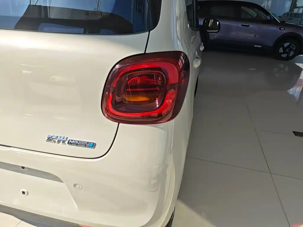 Wuling Motors Hongguang MINIEV 2026 2025 4-Door Advanced