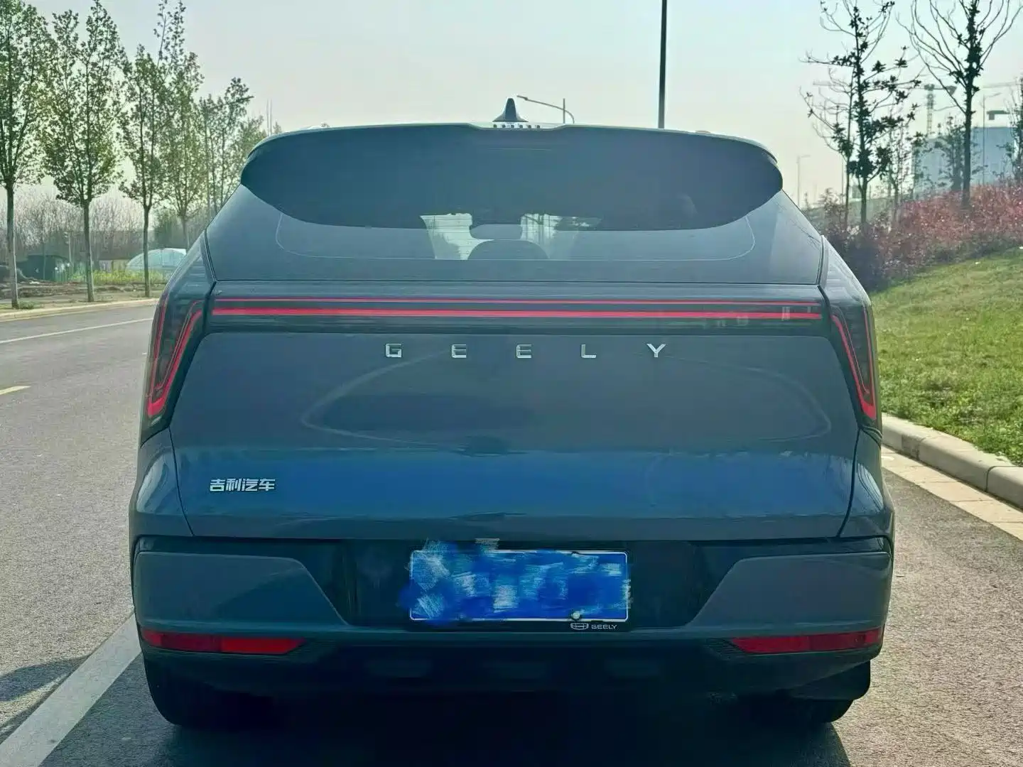 Photo 8 - Geely Atlas L