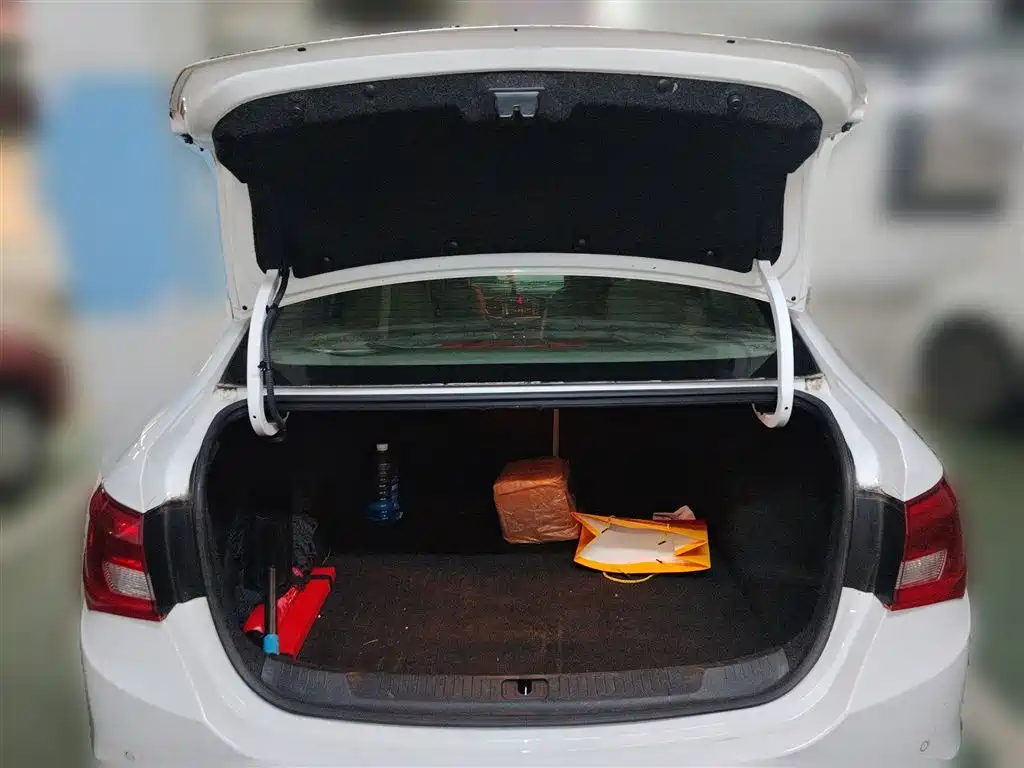 Buick Excelle 2015 15N Automatic Elite фото 10