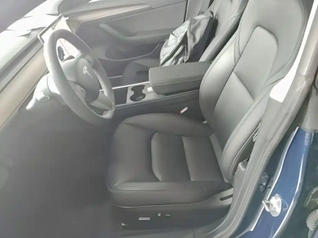 Фото 15 - Tesla Model 3