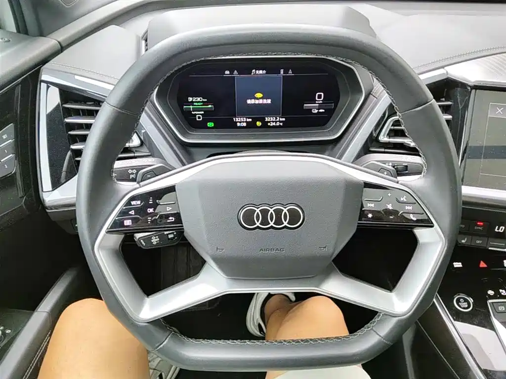 Audi Q4 e-tron 2024 50 e-tron quattro Creation Night Edition фото 17