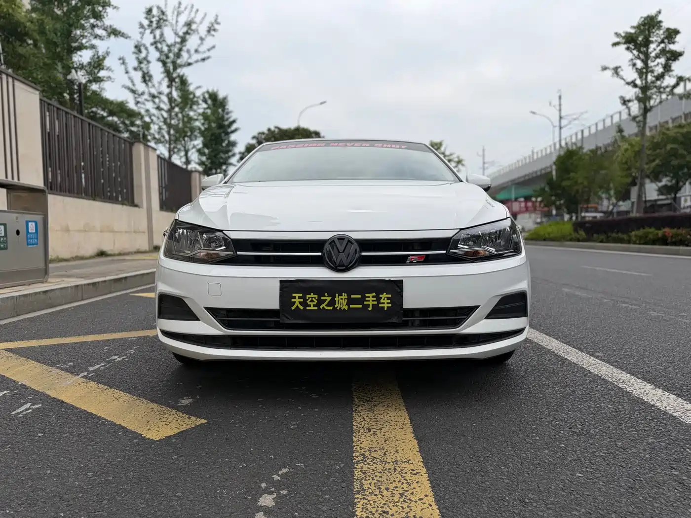 Volkswagen Polo 2019 Plus 1.5L Automatic Panorama Enjoyment Edition фото 9