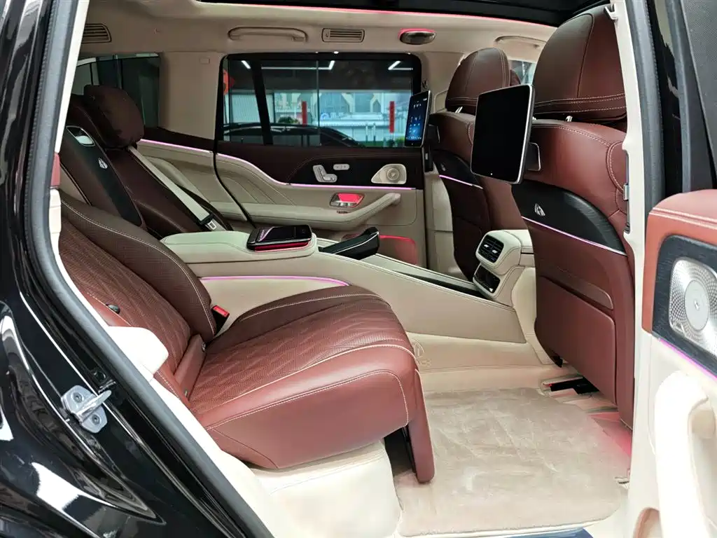 Mercedes-Benz Maybach GLS 2025 GLS 600 4MATIC Polar Night Edition фото 12