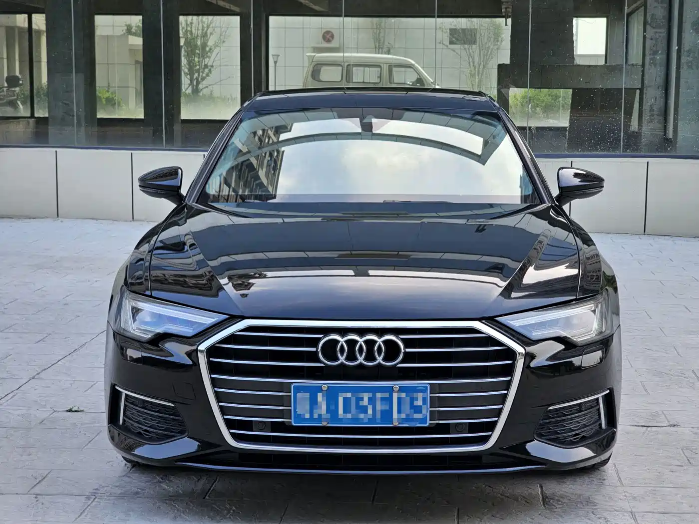 Фото 1 - Audi A6L