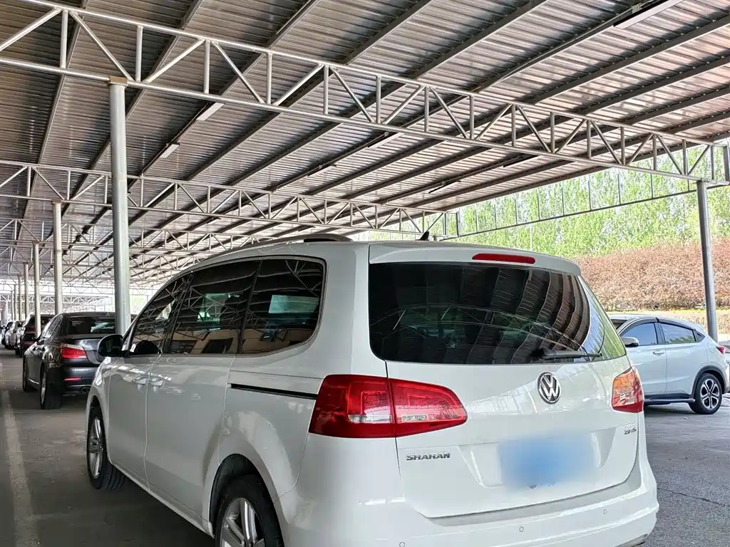 Volkswagen Sharan 2014 2.0TSI Comfort фото 8