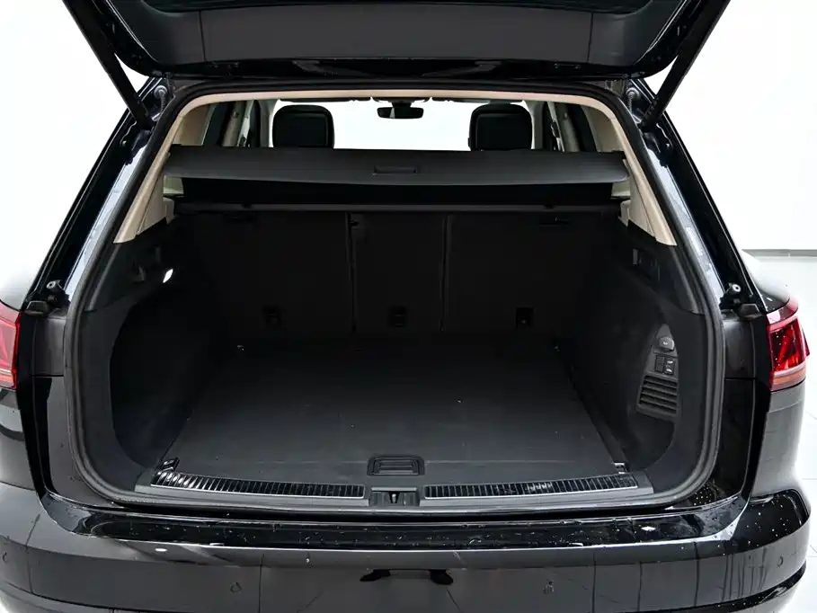 Volkswagen Touareg 2022 3.0TSI Rui Xiang Edition Gloss Black Sport Package фото 36