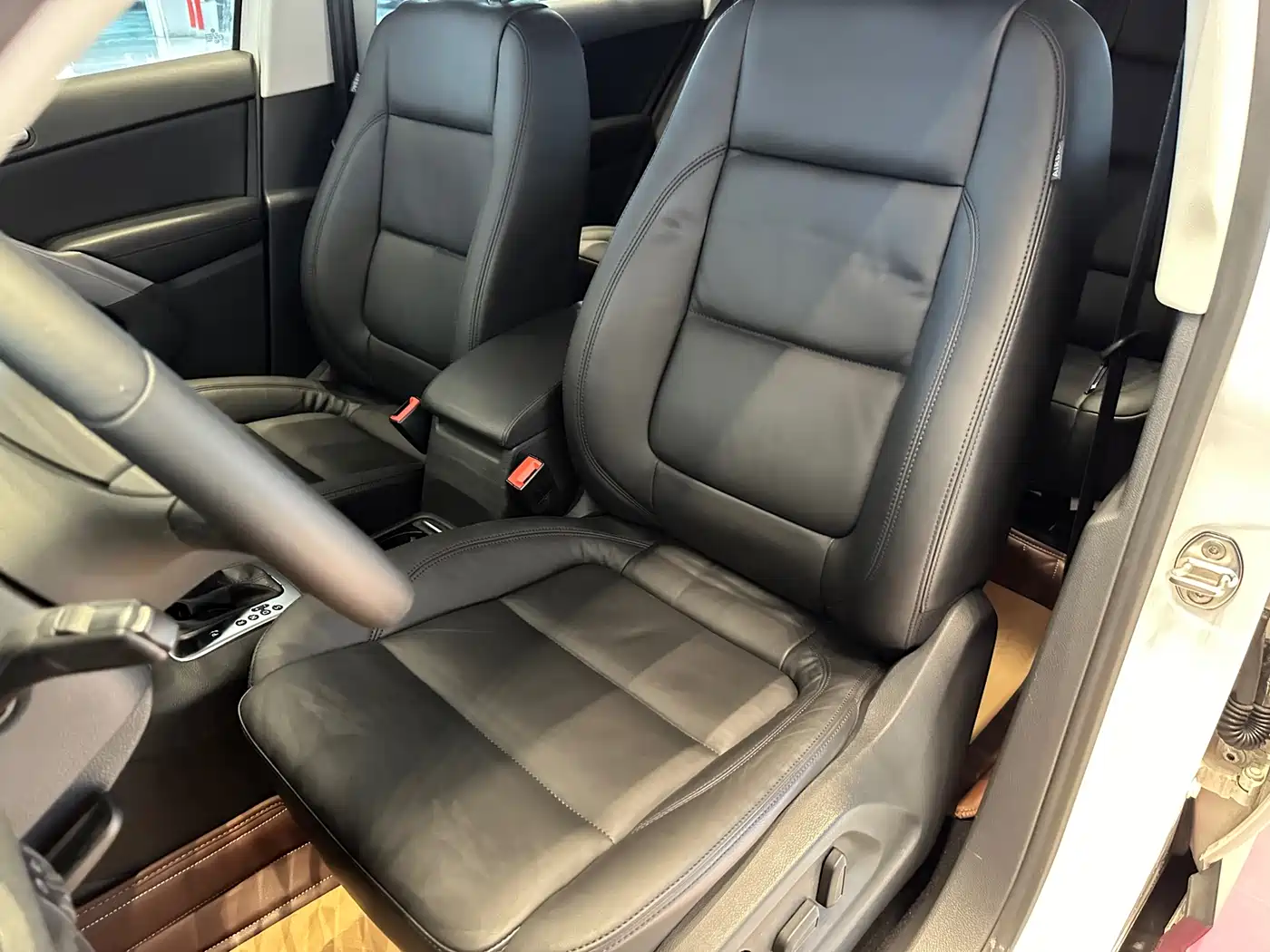 Volkswagen Tiguan 2012 1.8TSI Automatic 2WD Trend Edition фото 8