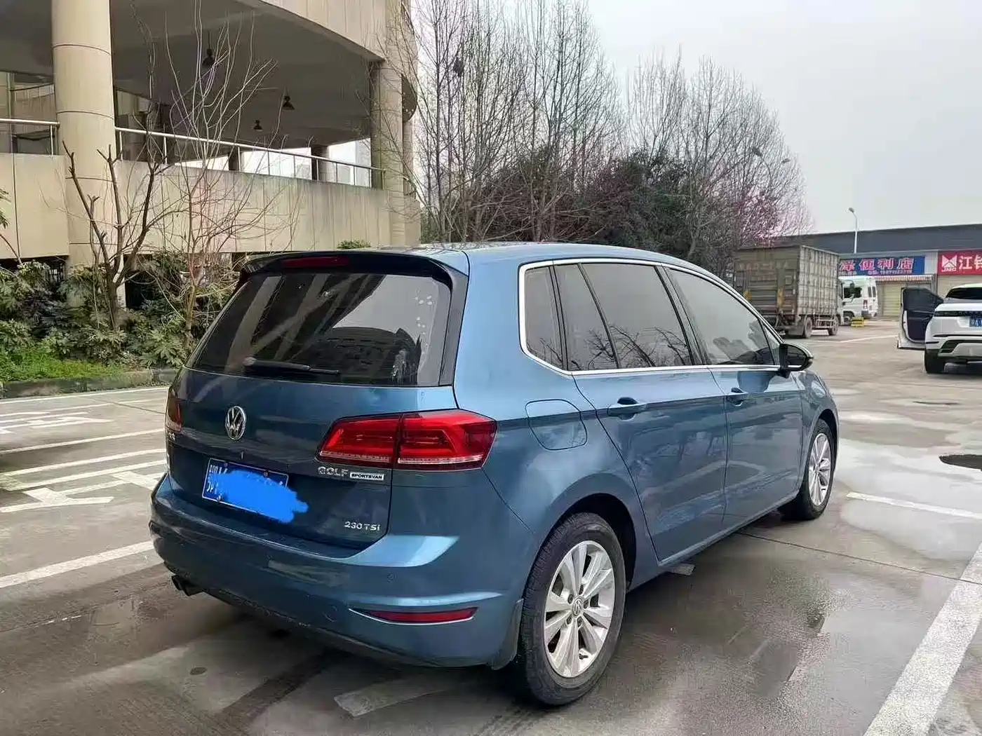 Volkswagen Golf Sportsvan 2016 230TSI Automatic Progressive фото 6
