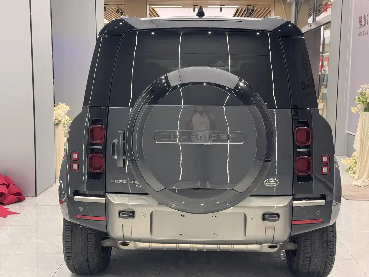 Land Rover Defender 2023 Facelift 110 3.0T P400 X-DYNAMIC HSE фото 9