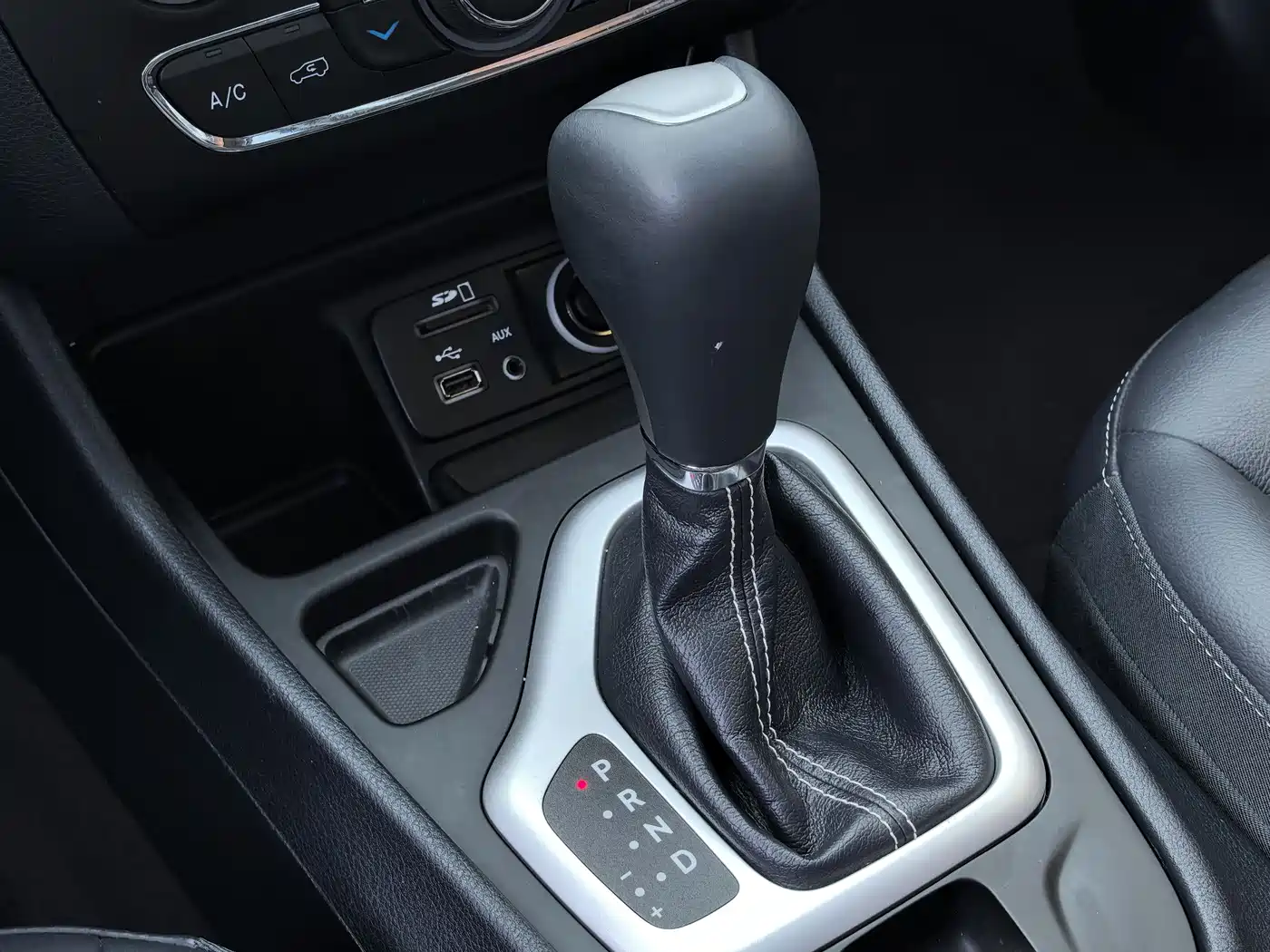 Jeep Cherokee 2021 2020 2.0L 2WD Classic Sport Edition